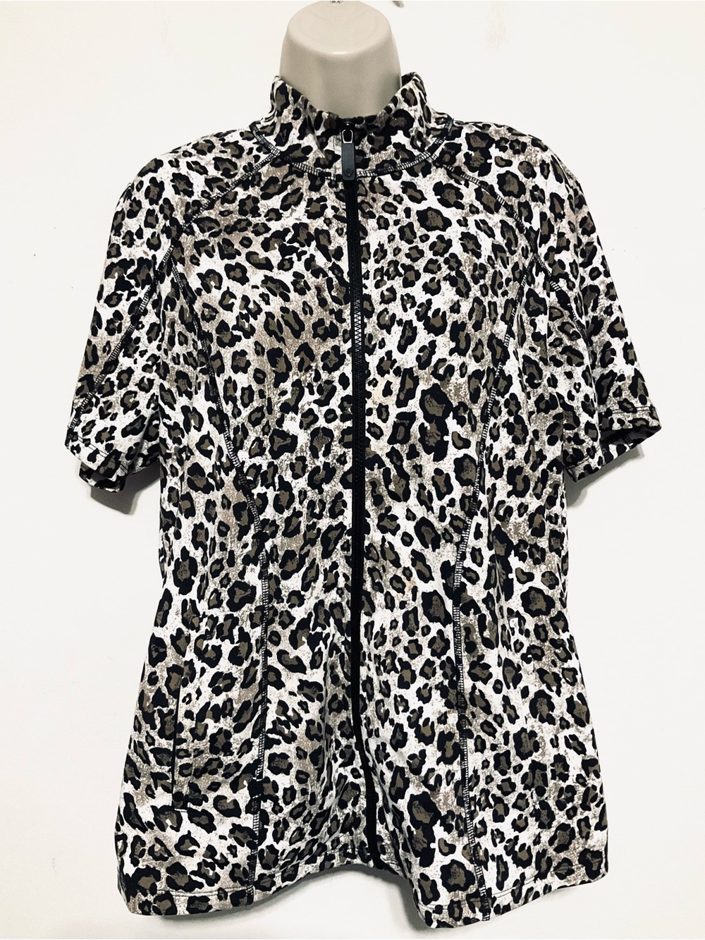Leopard Print Zip-Front Tunic athletic Top in Beige & Black